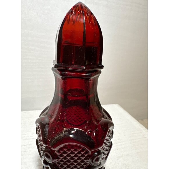 Avon Cape Cod Collection Topaze Salt Shaker Cologne Red Glass Vintage NOS Full - Picture 3 of 7